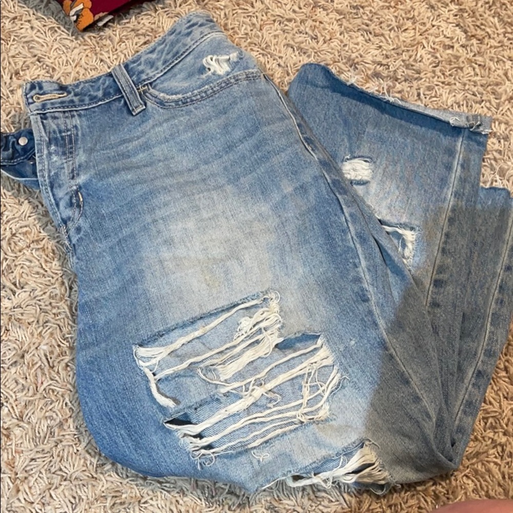 Capris destressed jeans